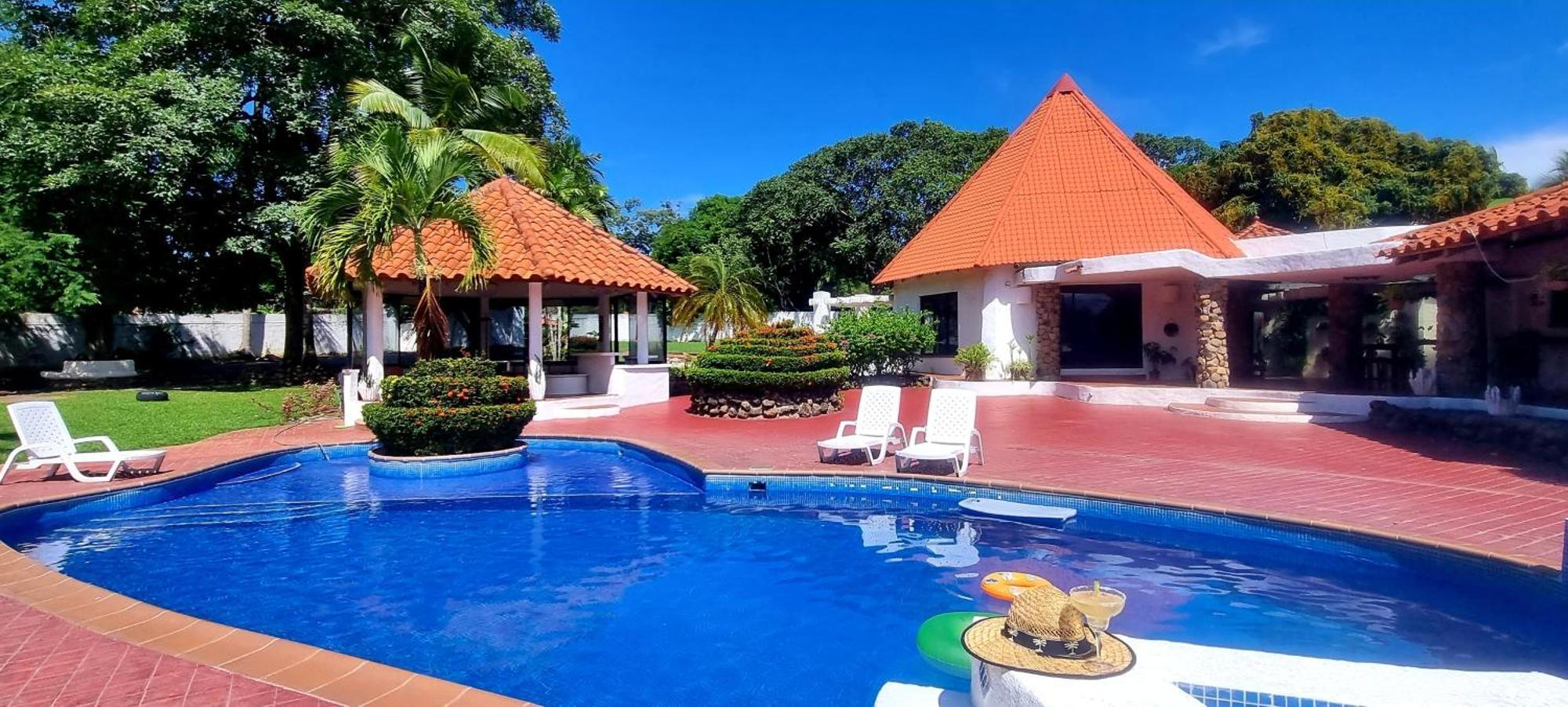 Mia Nueva Gorgona Hotel Kültér fotó