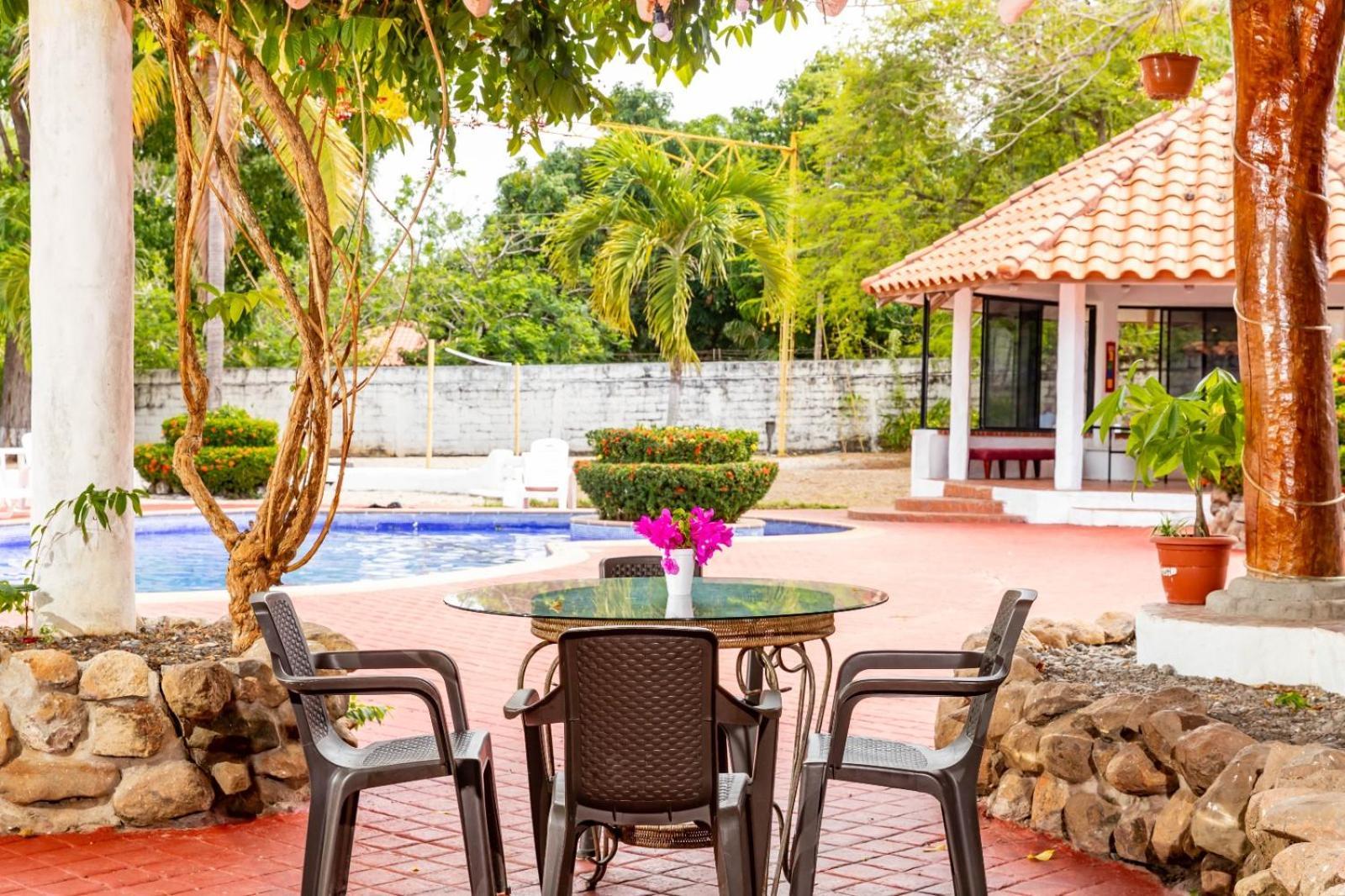 Mia Nueva Gorgona Hotel Kültér fotó