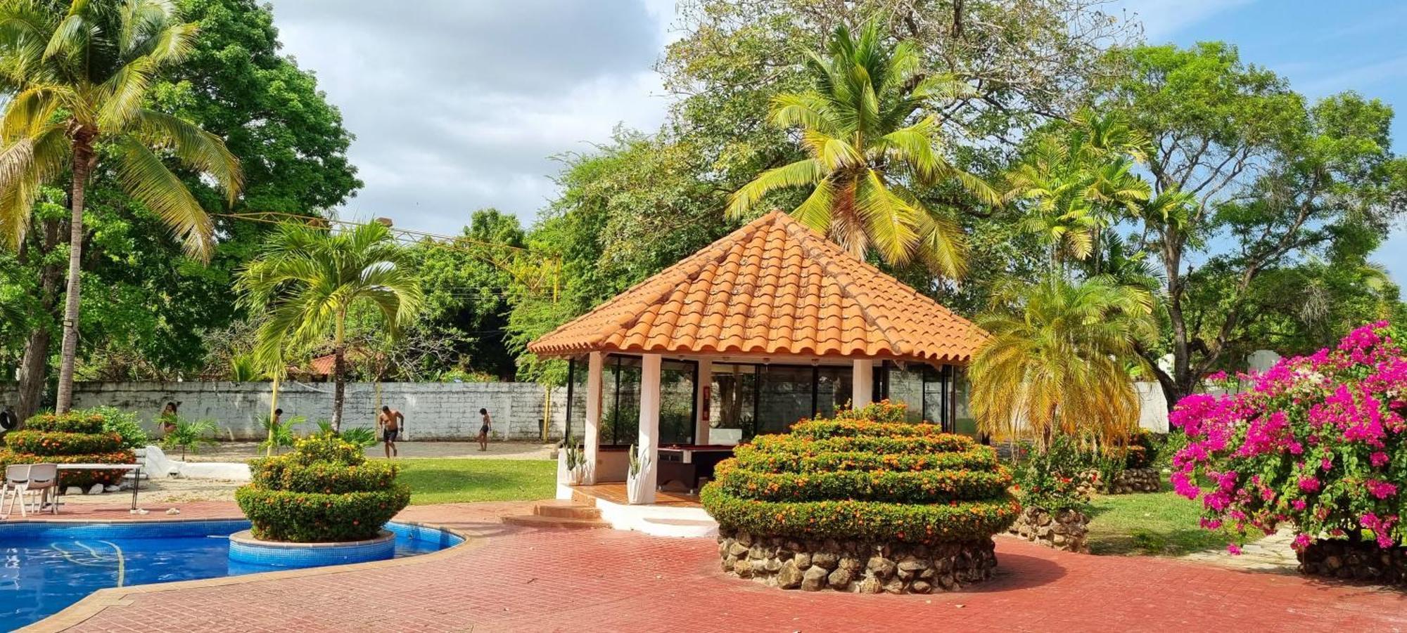 Mia Nueva Gorgona Hotel Kültér fotó