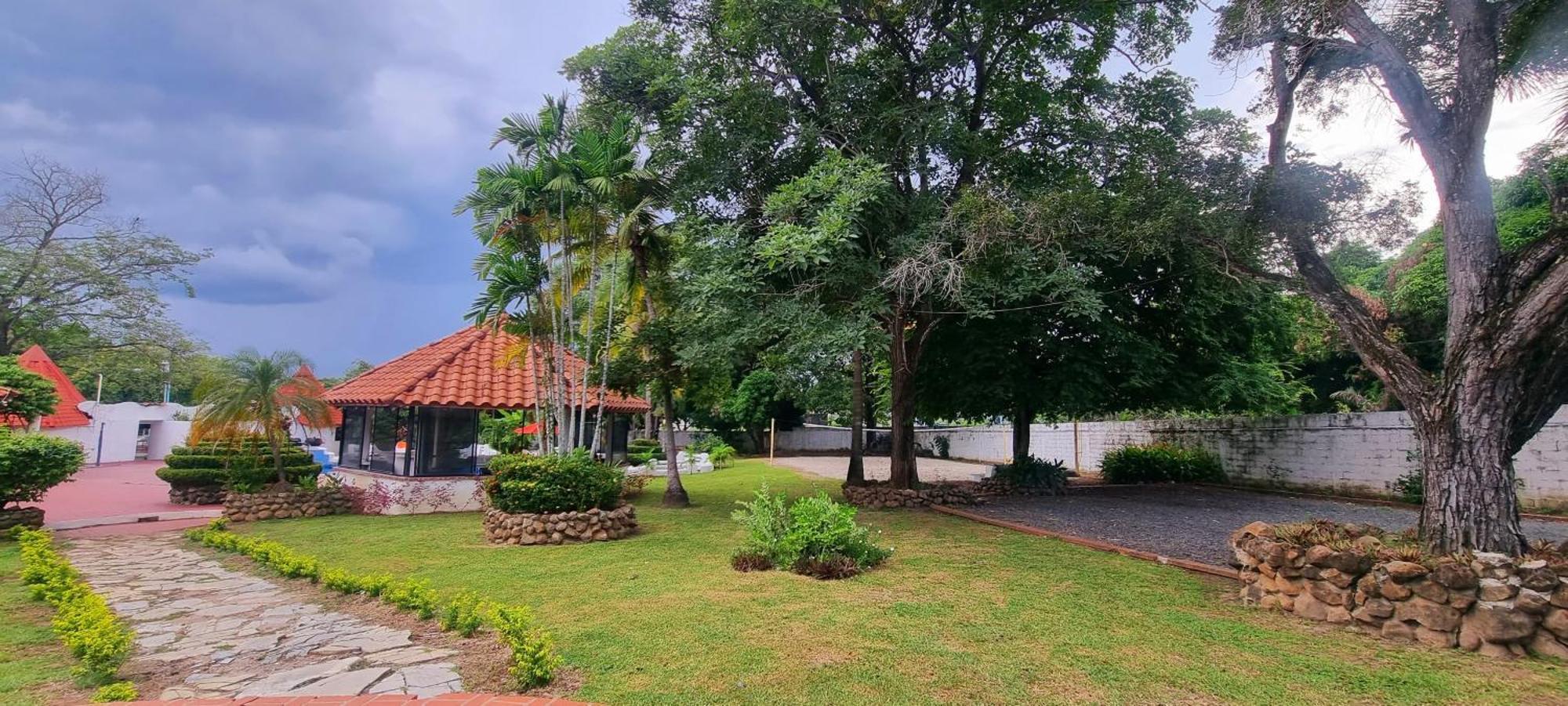 Mia Nueva Gorgona Hotel Kültér fotó