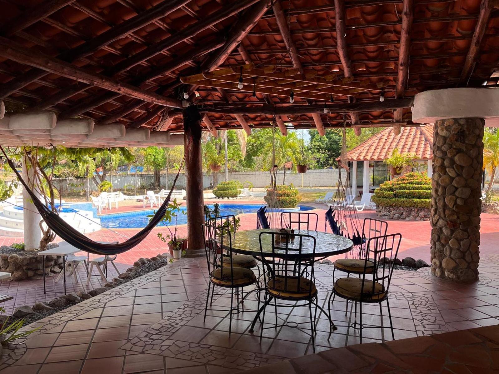 Mia Nueva Gorgona Hotel Kültér fotó